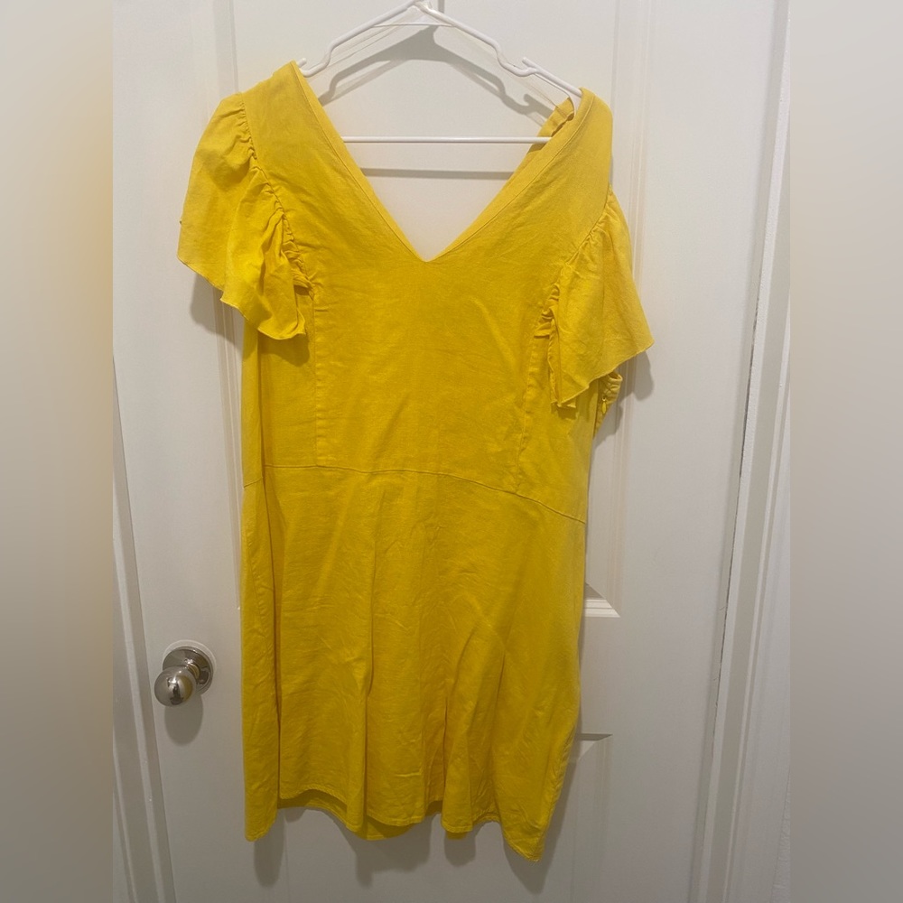 Super fun yellow linen dress!